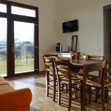 Apartment In Montefortino With Pool 公寓